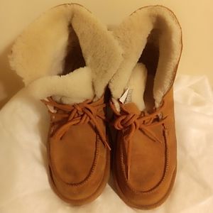 UGG Diara brown women's Boot size 10  S/N 1113099